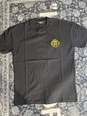 Balenciaga Men's Black BB Paris Crest Graphic T-Shirt